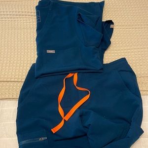 Deep Reef Figs Scrub Set